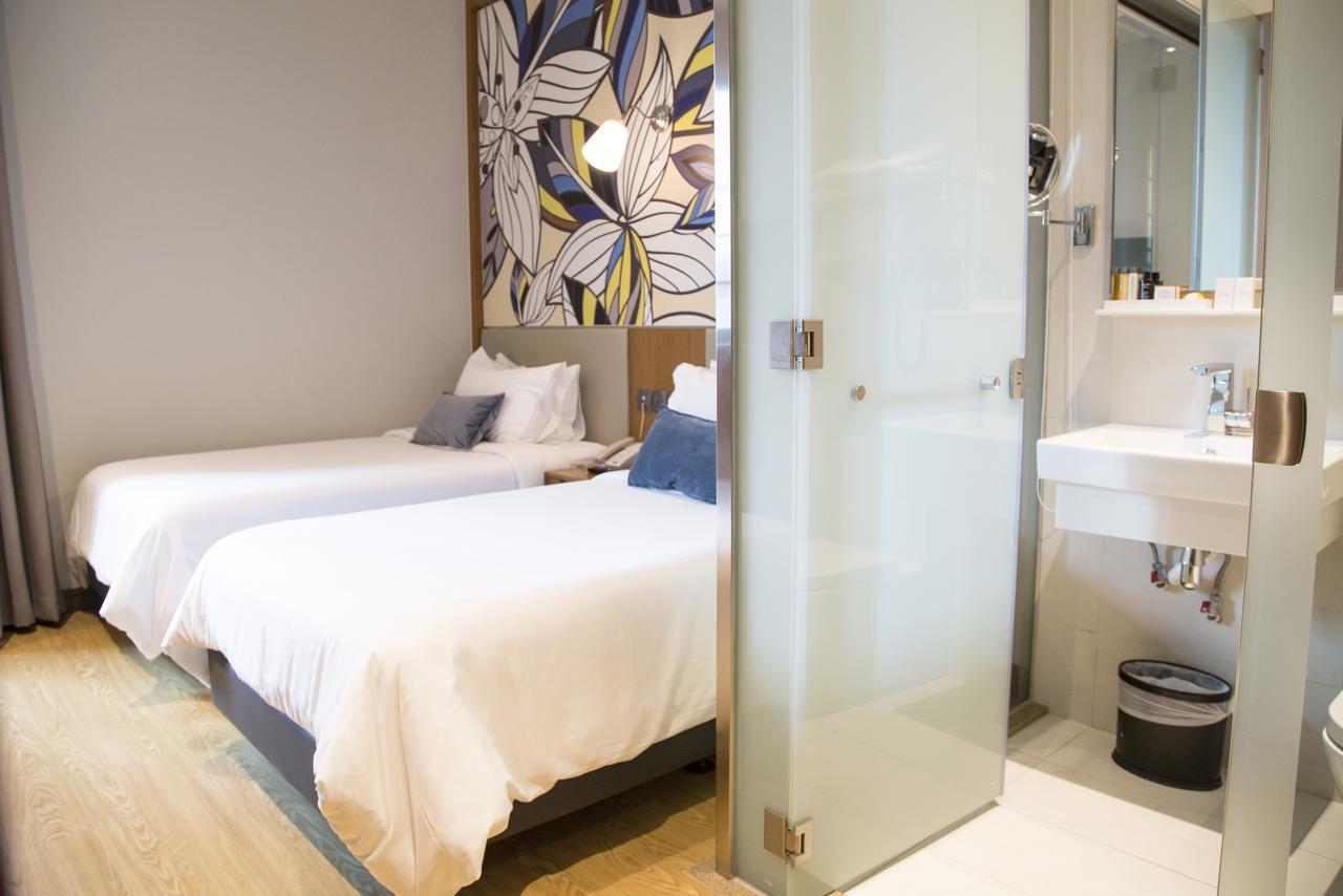 Hotel Bencoolen At Hong Kong Street Singapura